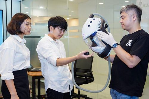 Mũ ngăn Covid-19 của 2 học sinh Việt Nam lọt top 10 giải thưởng sáng tạo quốc tế 2020