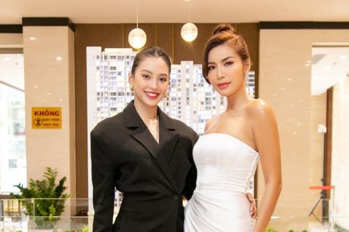 Minh Tú tái xuất showbiz, diện váy gợi cảm đọ sắc cùng Tiểu Vy