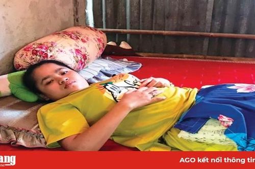 Cô gái trẻ mắc bệnh viêm não cần được giúp đỡ