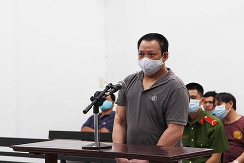Tranh giành địa bàn, 2 nhóm lâm tặc hỗn chiến