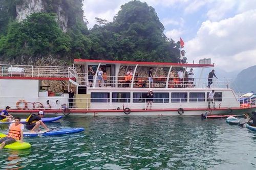 Làm giàu từ dịch vụ du lịch lòng hồ Na Hang