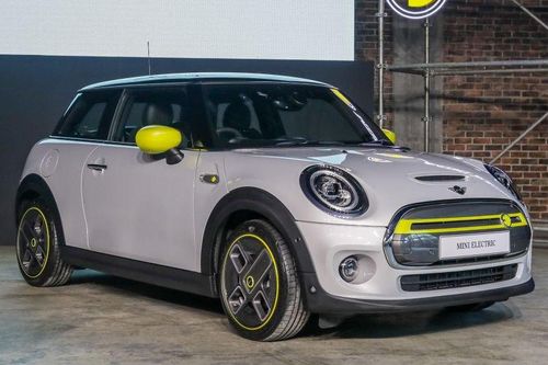 Thị trường Malaysia bắt đầu tiếp cận xe chạy điện dù hệ thống sạc chưa hoàn thiện
