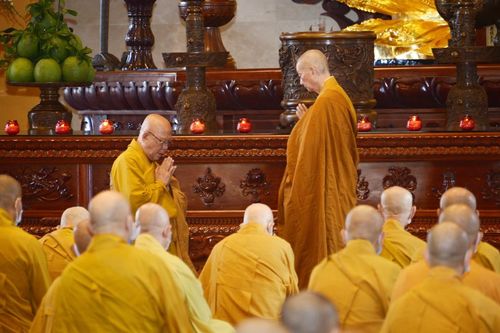 Trang nghiêmLễ Tự tứ của chư Tăng tại Việt Nam Quốc Tự
