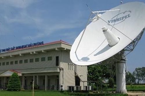 Đổ cột ăng-ten Đài vệ tinh mặt đất Inmarsat, 1 người tử vong