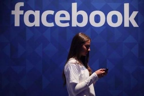 Facebook dọa cấm dân Úc chia sẻ tin tức