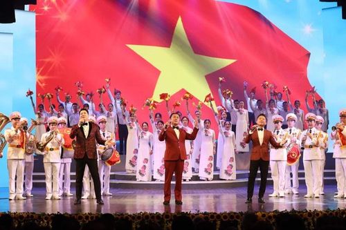 Tự hào và xúc động chương trình ''Tổ quốc tôi chưa đẹp thế bao giờ''