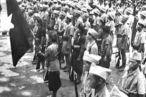 Tia chớp trong màn đêm
