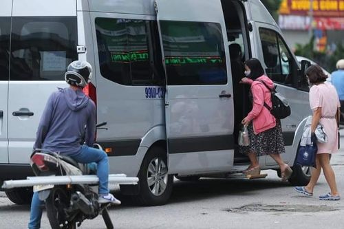 Chiêu trò báo chốt xử lý xe bắt khách