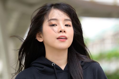 DJ Mie: 'Ba mẹ mất sớm, tôi không biết bấu víu vào ai'