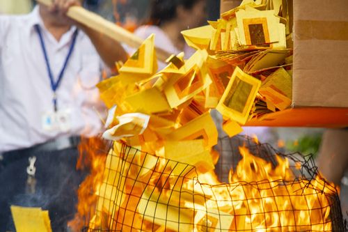 Lễ xá tội vong nhân ở các nước châu Á