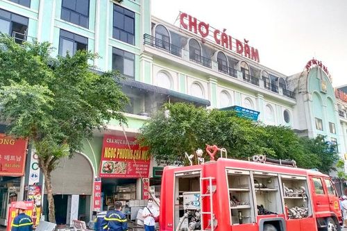 Hạ Long: Một ki ốt chợ Cái Dăm bị cháy do chập điện