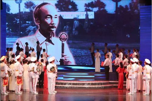 'Tổ quốc tôi chưa đẹp thế bao giờ' tái hiện hành trình vĩ đại của dân tộc 75 năm qua
