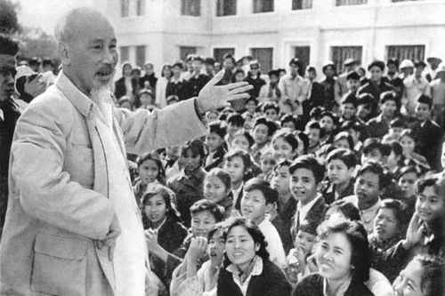 Thấm nhuần tư tưởng Hồ Chí Minh - Học vì nước vì dân