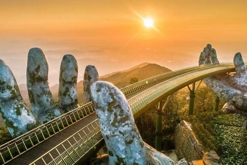 Thị trường ngày 2/9: Hoa quả tăng giá mạnh, nhiều điểm du lịch vẫn đóng cửa dịp 2/9