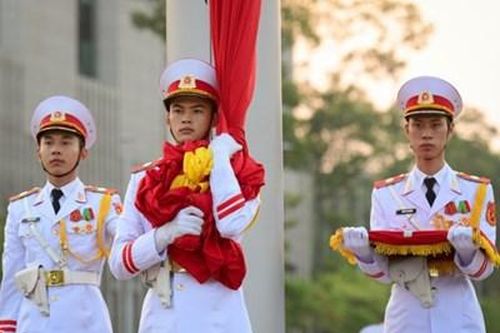 Lễ chào cờ xúc động, trang nghiêm sáng ngày Quốc khánh