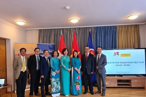 Trang trọng Lễ kỷ niệm Quốc khánh 2/9 tại Thụy Sĩ