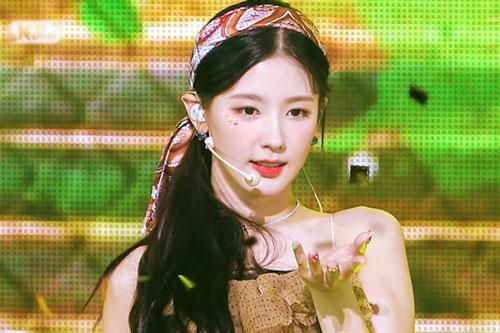 Mi Yeon gây tranh cãi vì được gọi 'idol đẹp nhất Kpop'
