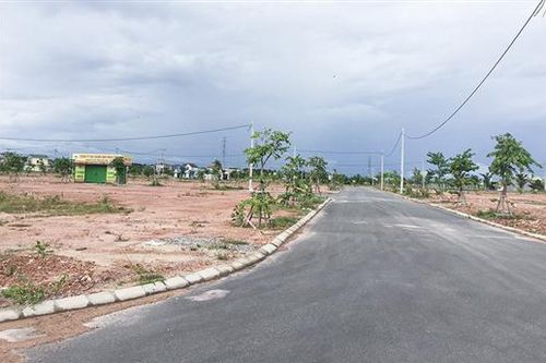 Đất ở tại các khu dân cư tập trung, cung vượt cầu