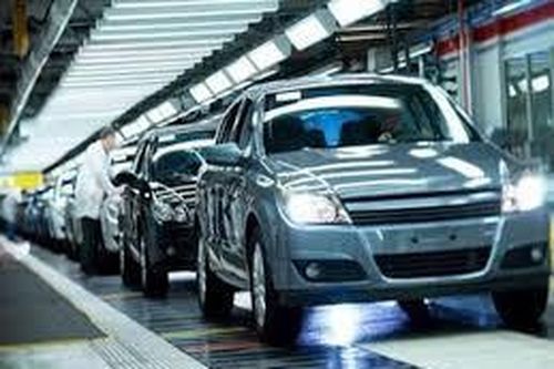 Ô tô nhập khẩu tăng mạnh trở lại trong tháng 8