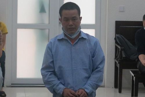 Bị chậm trả tiền, mang dao bầu đến 'xử' bà lão 'cầm họ'