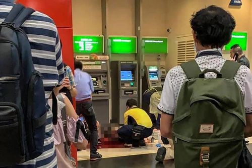 Bị đồng nghiệp cũ cắt cổ, bảo vệ Hong Kong tử vong