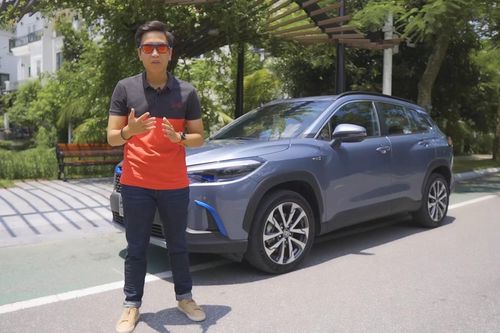Đánh giá Toyota Corolla Cross 1.8HV - phiên bản Hybrid khác biệt gì?