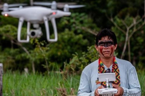 Bộ lạc Amazon dùng drone để bảo vệ rừng