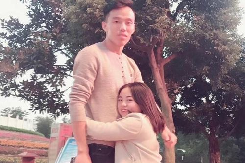 Cô gái 1,2 m lấy chồng 1,8 m ở Trung Quốc
