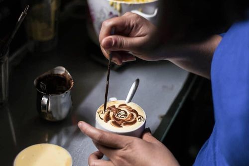 Quán cà phê trên gác nhỏ lâu đời bậc nhất Hà Nội