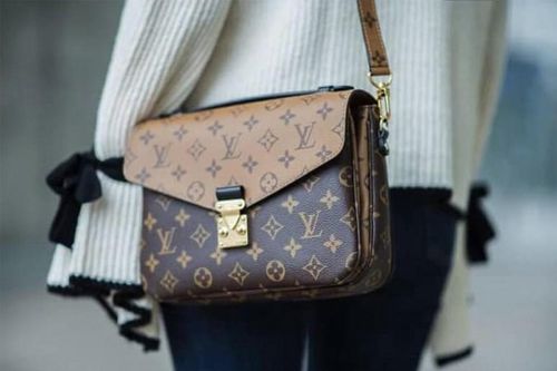Phá đường dây làm giả túi Louis Vuitton tại Trung Quốc