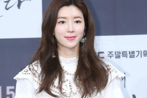 Park Han Byul phải dùng tên giả sau scandal của chồng