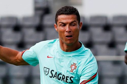 Bàn chân của Ronaldo bị nhiễm trùng
