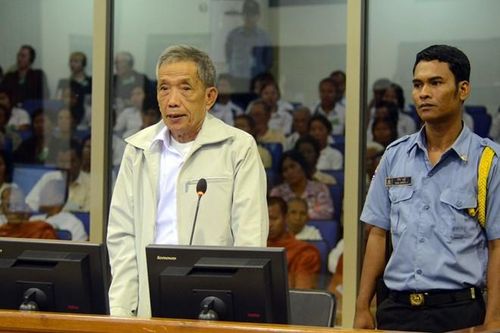 Cựu giám đốc nhà tù của chế độ Khmer đỏ chết