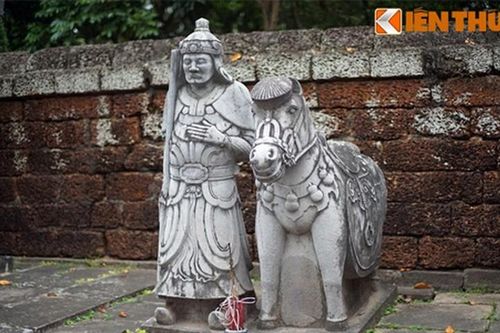 Điểm khác lạ tượng ở Đà Lạt và binh lính thời xưa Việt Nam?