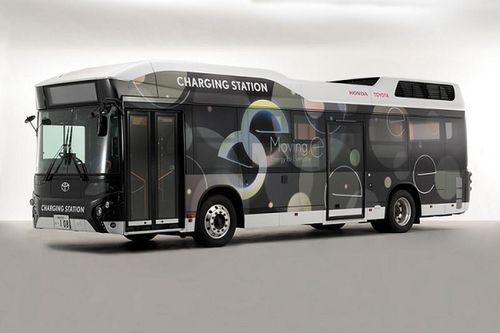 Toyota và Honda 'bắt tay' phát triển xe buýt phát điện