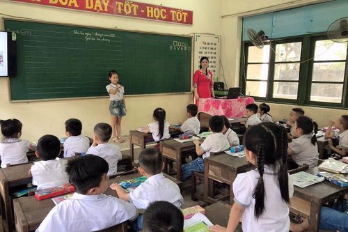 Ninh Bình: Chủ tịch UBND huyện, thành phố chịu trách nhiệm nếu để xảy ra trường học lạm thu