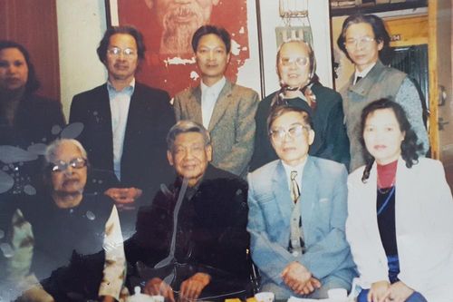 Lại bàn về chuyện Quốc huy: Vấn đề là có dũng cảm sửa sai không?
