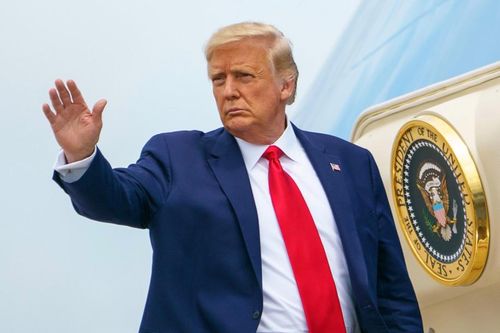 Tổng thống Mỹ Trump dọa cắt ngân sách liên bang của các thành phố 'coi thường pháp luật'