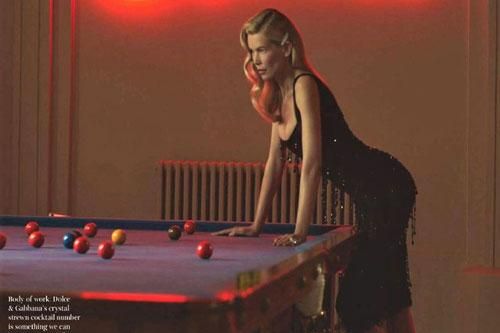 Đường cong tuổi 50 của siêu mẫu huyền thoại Claudia Schiffer