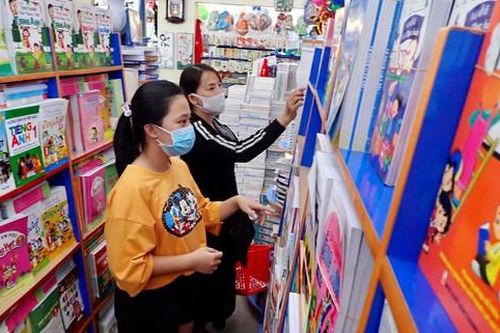 Đau đầu với giá sách giáo khoa