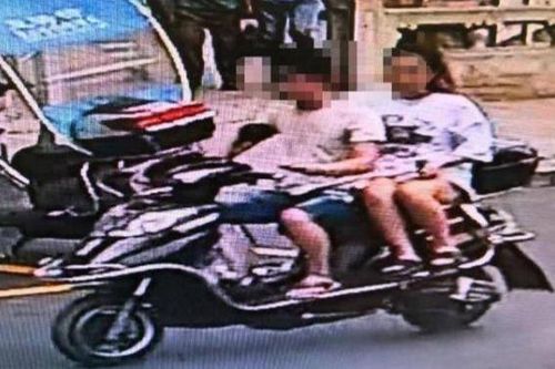 Vợ 'vượt cạn' rồi vứt con trong nhà vệ sinh công cộng, đáng ngạc nhiên hơn là chồng không hề biết vợ mang thai
