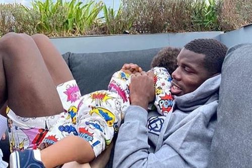 Paul Pogba khoe ảnh ôm ấp con trai trong lúc đang cách ly vì dương tính với Covid-19