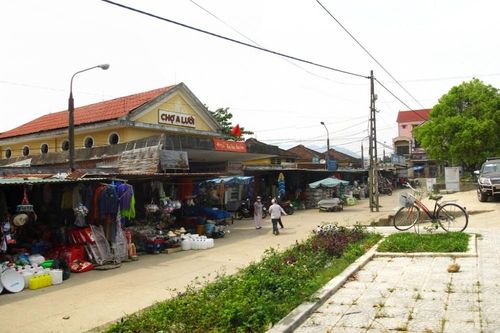 Hoàn thiện hạ tầng thương mại biên giới