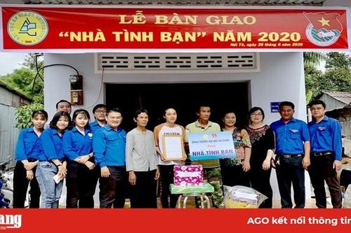 Đoàn trường Đại học An Giang: Trao nhà Tình bạn cho đoàn viên khó khăn