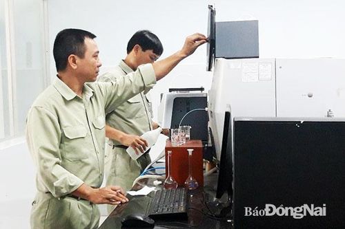 Khuyến khích công nhân phát huy sáng kiến, cải tiến kỹ thuật