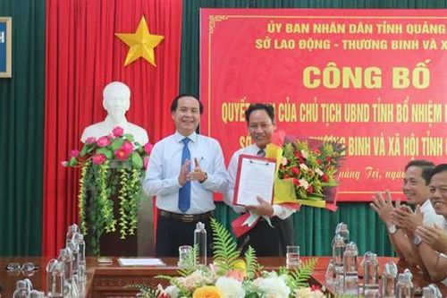 Công bố quyết định bổ nhiệm Phó Giám đốc Sở LĐ, TB & XH và phê chuẩn chức vụ Chủ tịch UBND huyện Đakrông