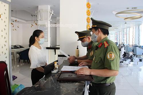 Kiểm soát chặt chẽ hoạt động xuất, nhập cảnh