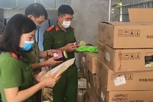 Phát hiện hơn 3.000 sản phẩm nguyên liệu trà sữa không rõ nguồn gốc