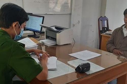 Thiếu phụ bị chém đứt lìa chóp mũi khi đang ở trong nhà