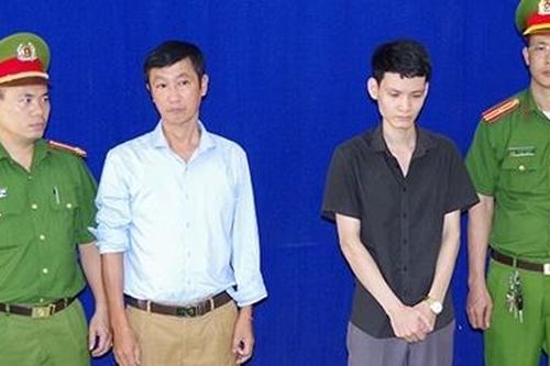 Bắt giam 2 bác sĩ về tội giả mạo trong công tác